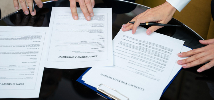 Review Employment Contract India: Legal Insights